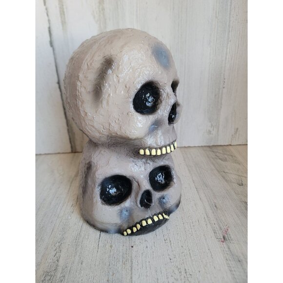 Vintage paper magic stacked skull head Halloween scary prop decor - Picture 2 of 8